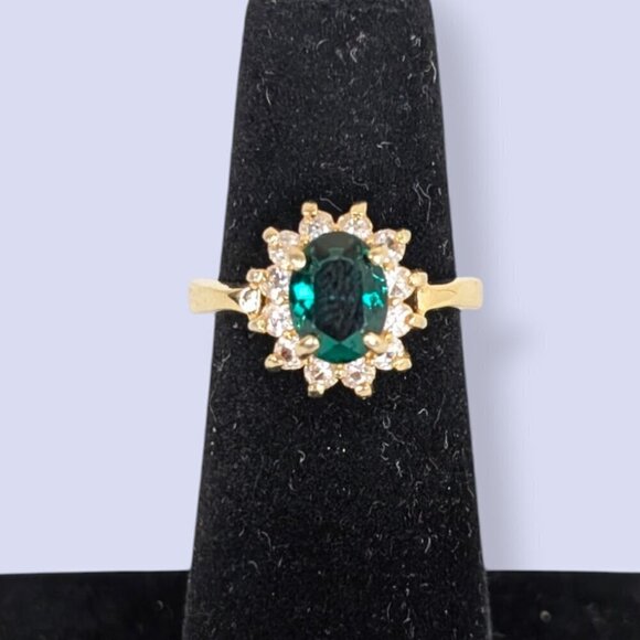 Jewelry - Vintage Glass Stone Costume Ring